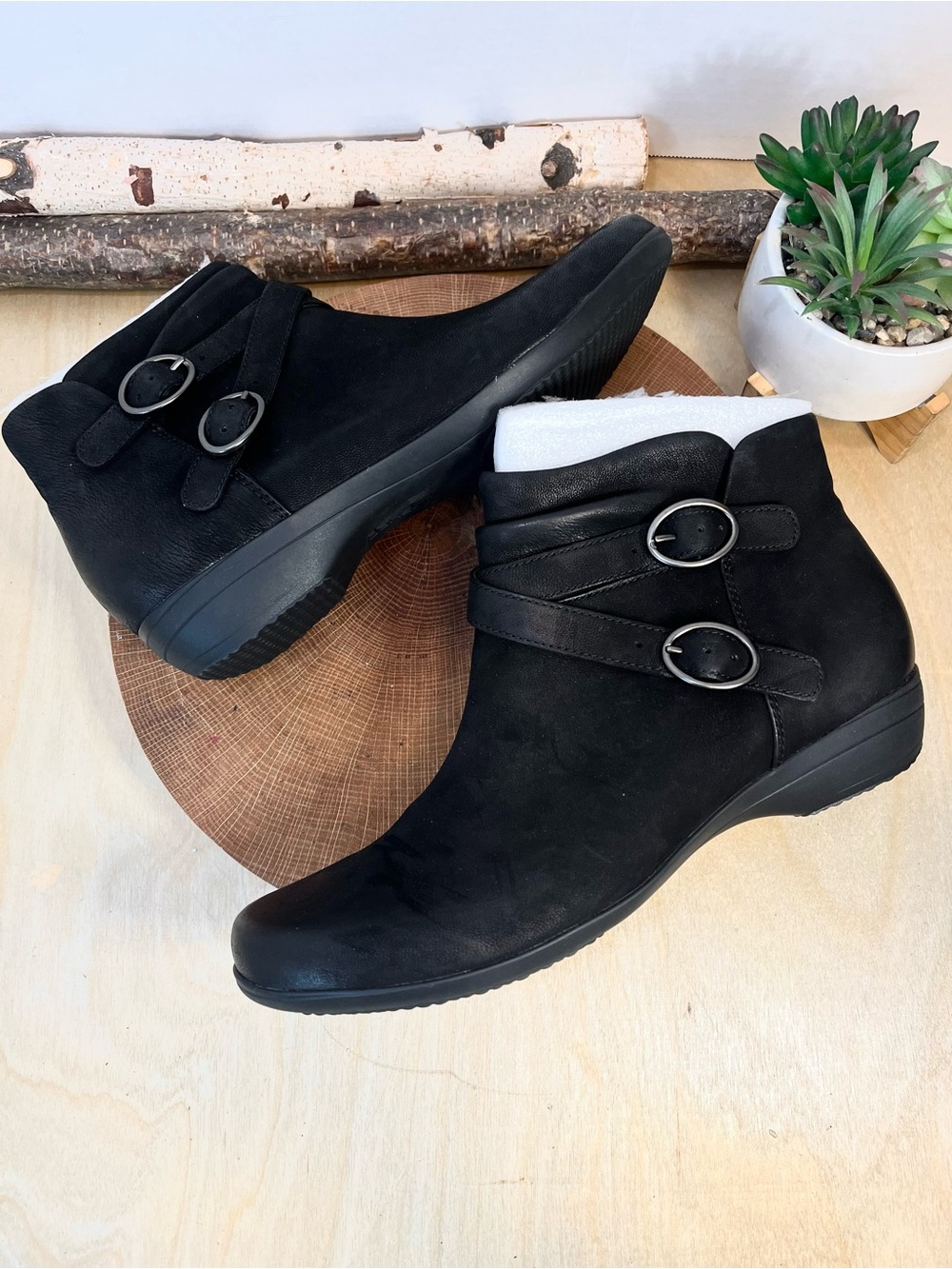 NWOB Dansko Faithe Black Burnished Leather Ankle Boots Size 12 - Picture 5 of 14